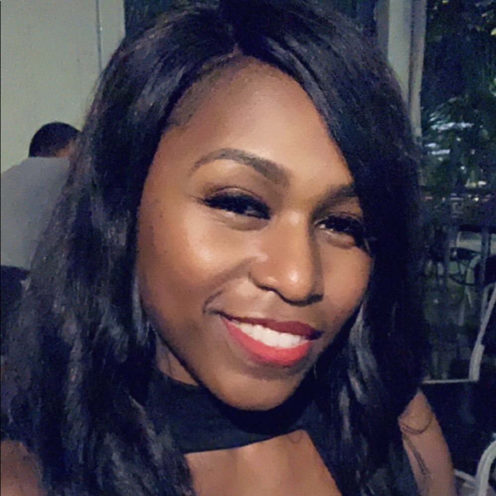 Meet your Posher, Jazmine